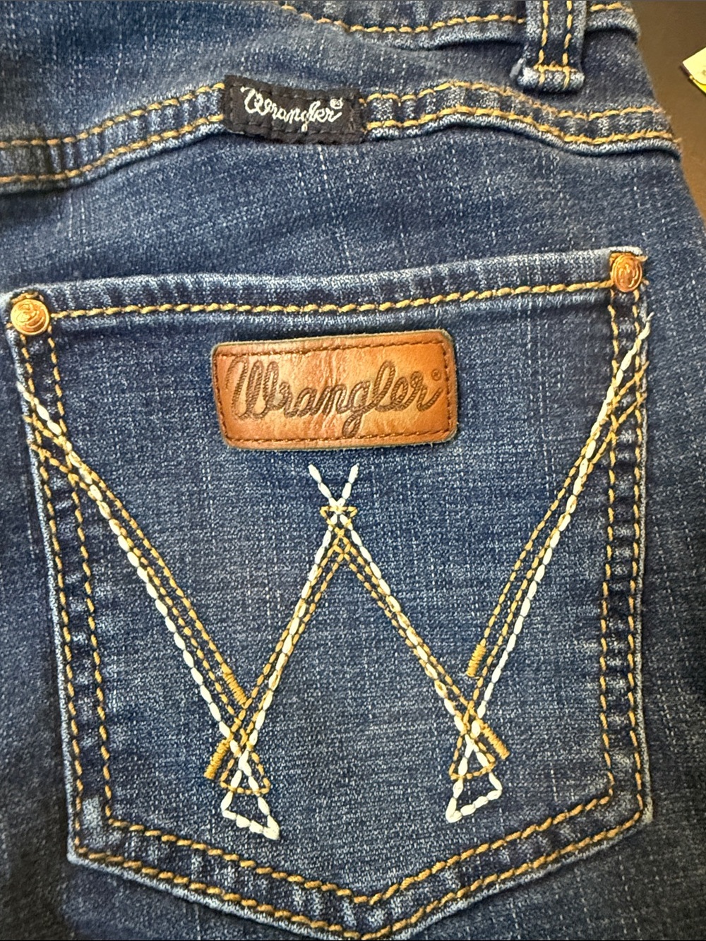 Wrangler Women's Dark Blue Boot Cut Jeans lots of stretch